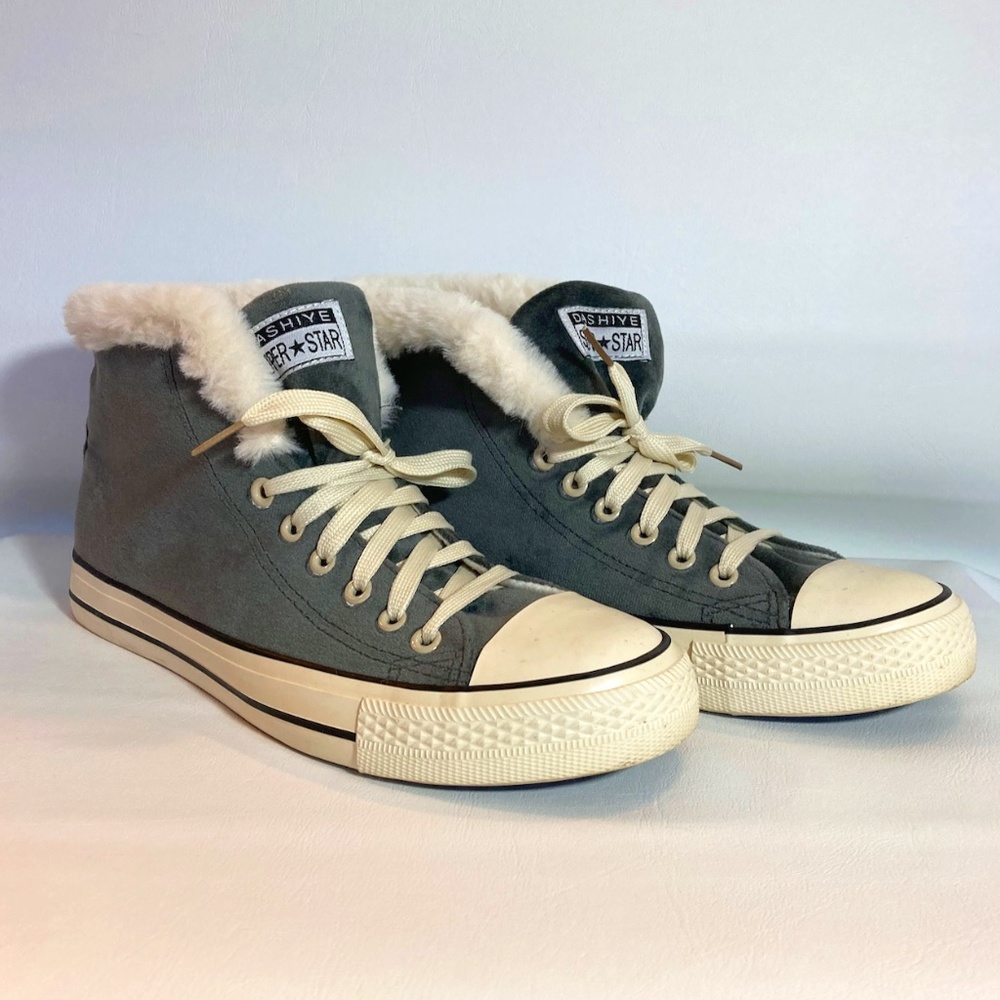 Dahiye Super Star Converse-type shoes, grey velvet with white fur lining sz 41